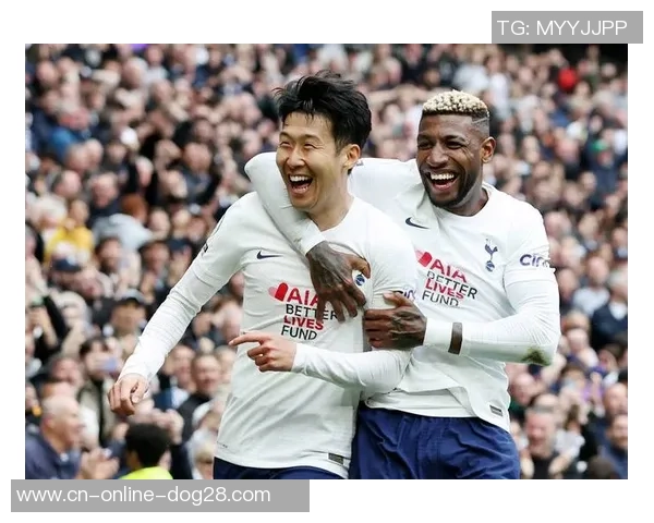 热刺与阿贾克斯激战球迷热情反应引发热议与讨论 热刺与阿贾克斯激战球迷热情反应引发热议与讨论